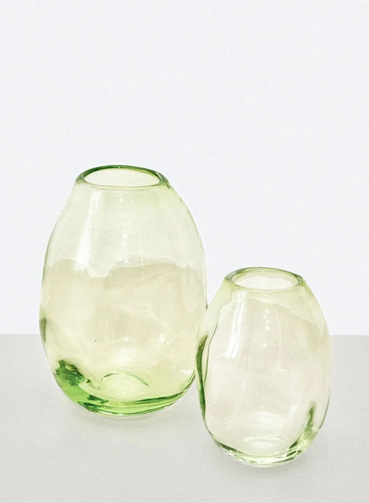 SUSAN BIJL Kitchen & Tableware^Addled Vase Apple, Small, Nienke Sikkema - Rira Objects