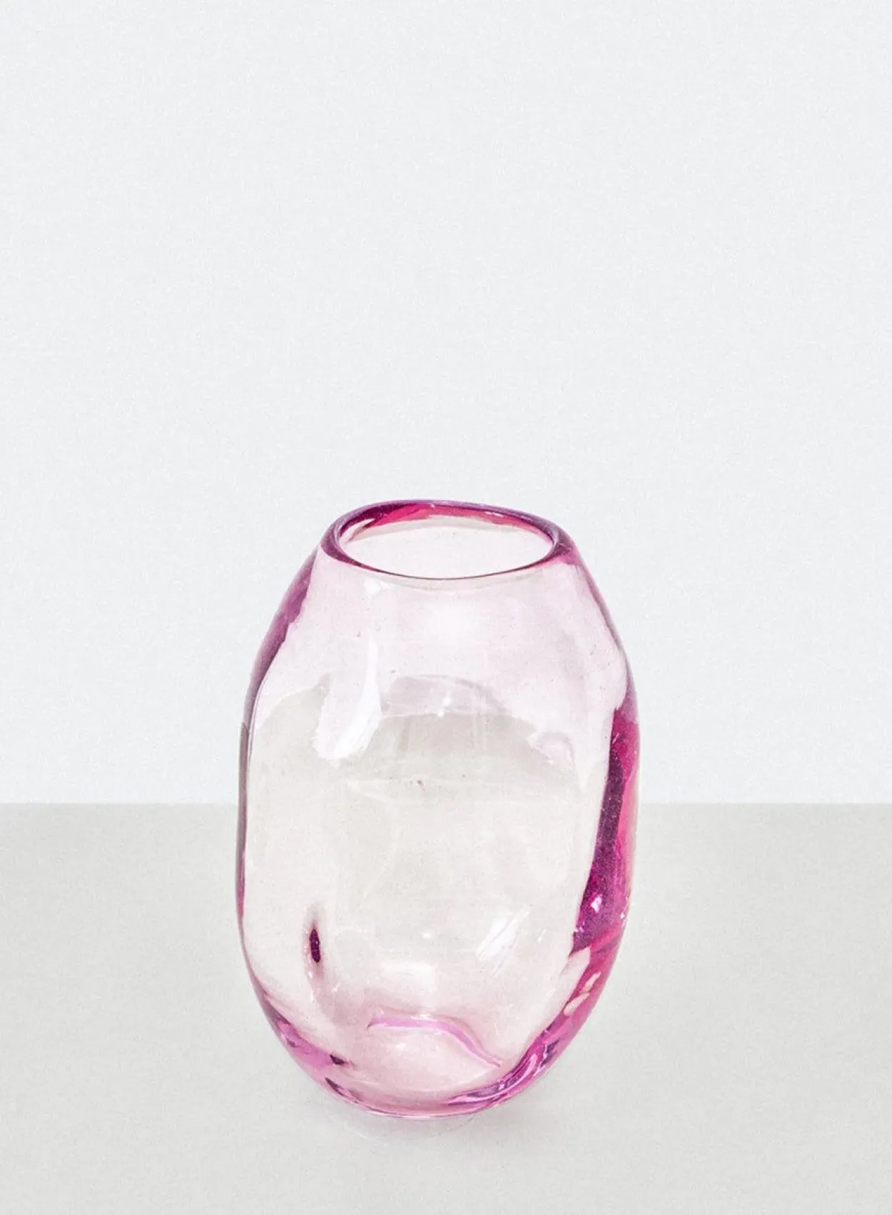 SUSAN BIJL Kitchen & Tableware^Addled Vase Strawberry, Large