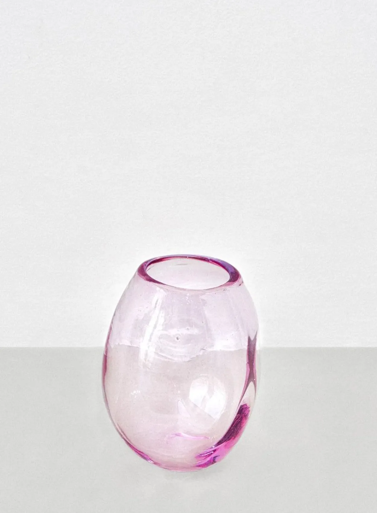 SUSAN BIJL Kitchen & Tableware^Addled Vase Strawberry, Small, Nienke Sikkema - Rira Objects