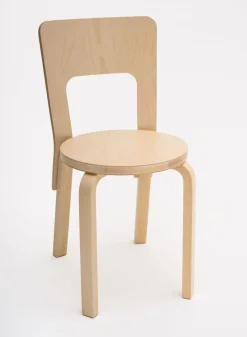 SUSAN BIJL Meubels^Chair 66, Legs Birch, Seat Birch - Artek