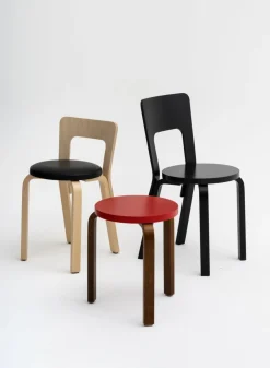 SUSAN BIJL Meubels^Chair 66, Legs Black, Seat Black - Artek