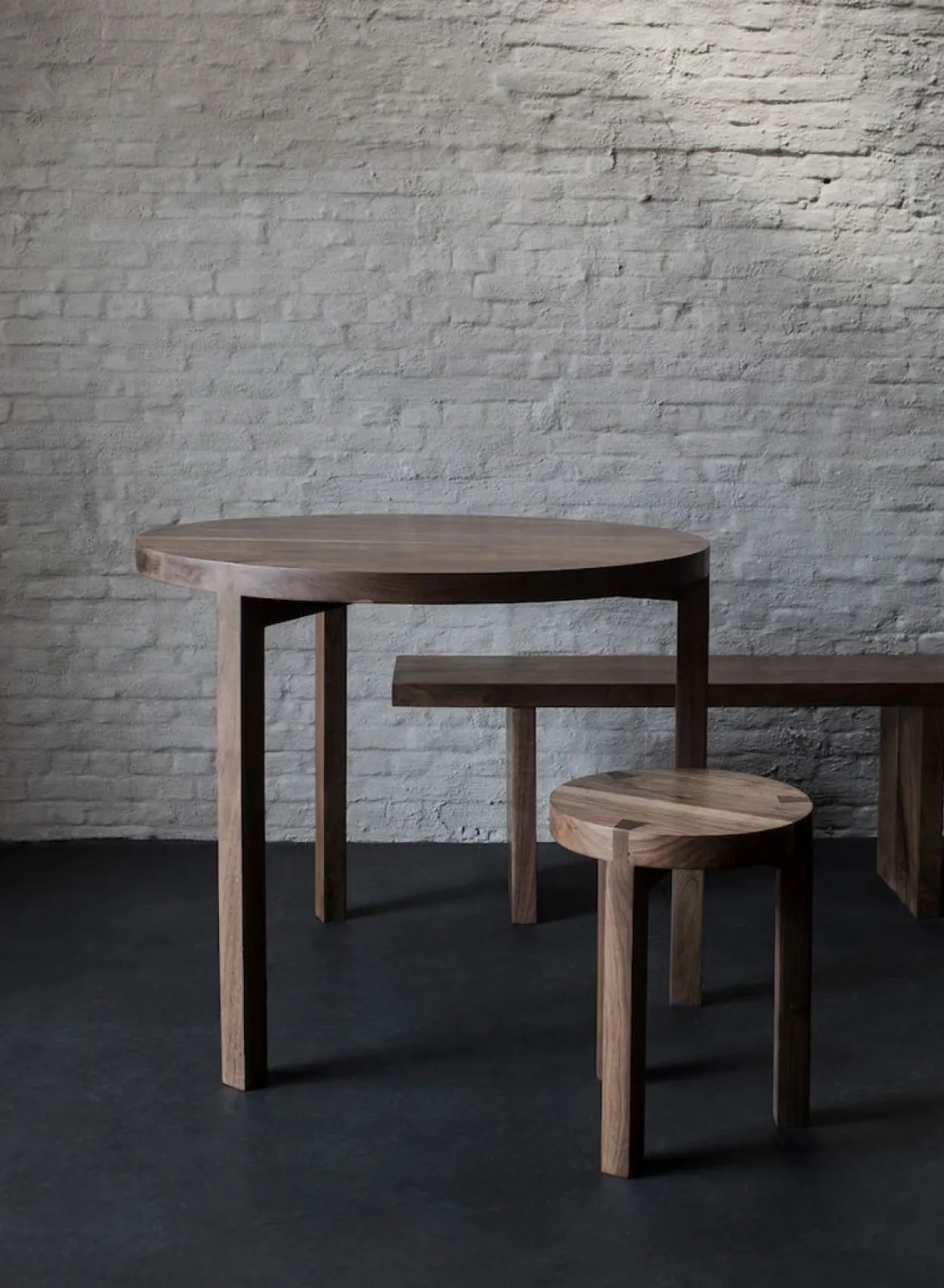 SUSAN BIJL Meubels^Dining Table Walnut Solid, Large - Atelier 365