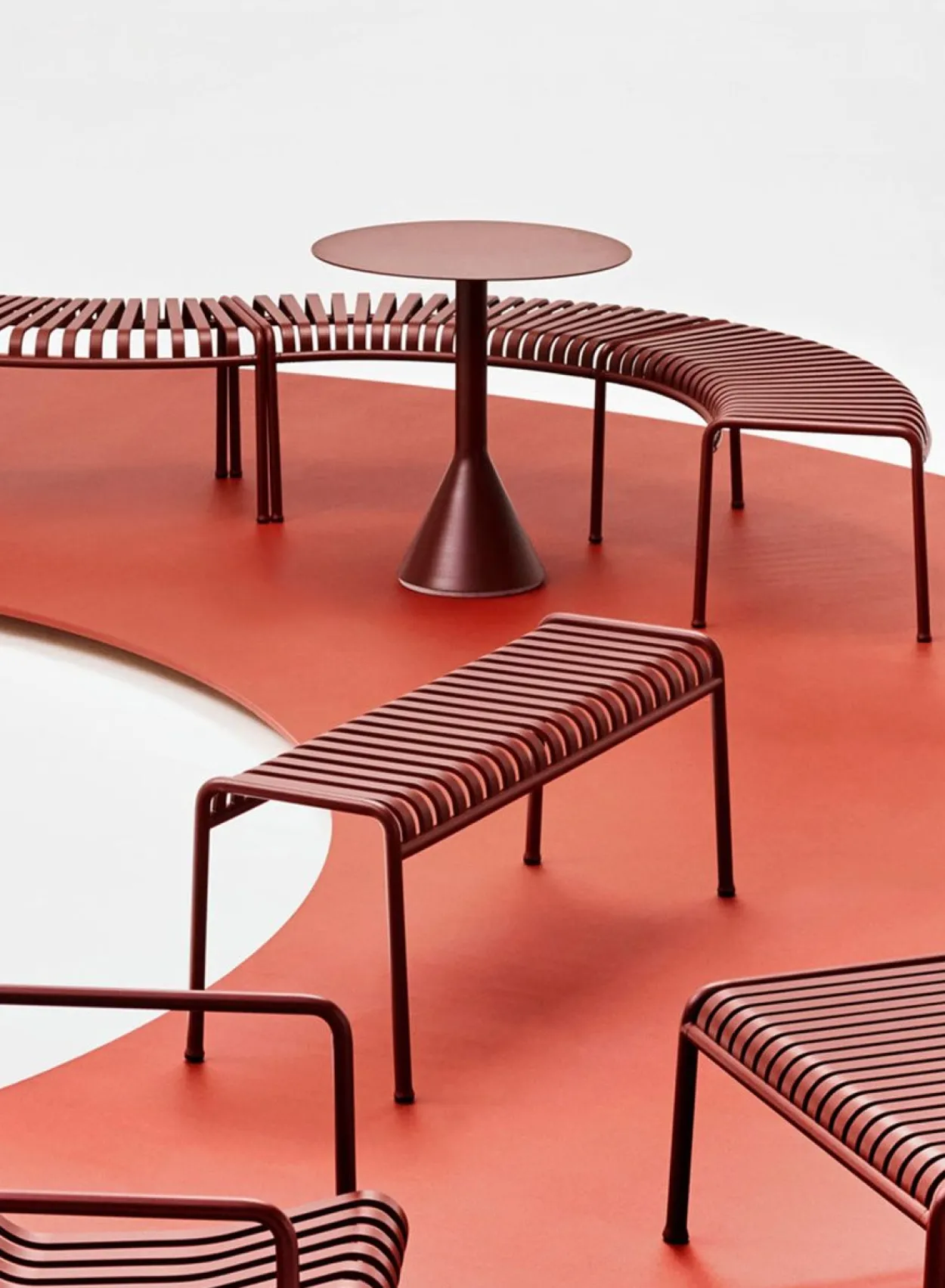 SUSAN BIJL Meubels^Palissade Bench, Iron Red - Hay