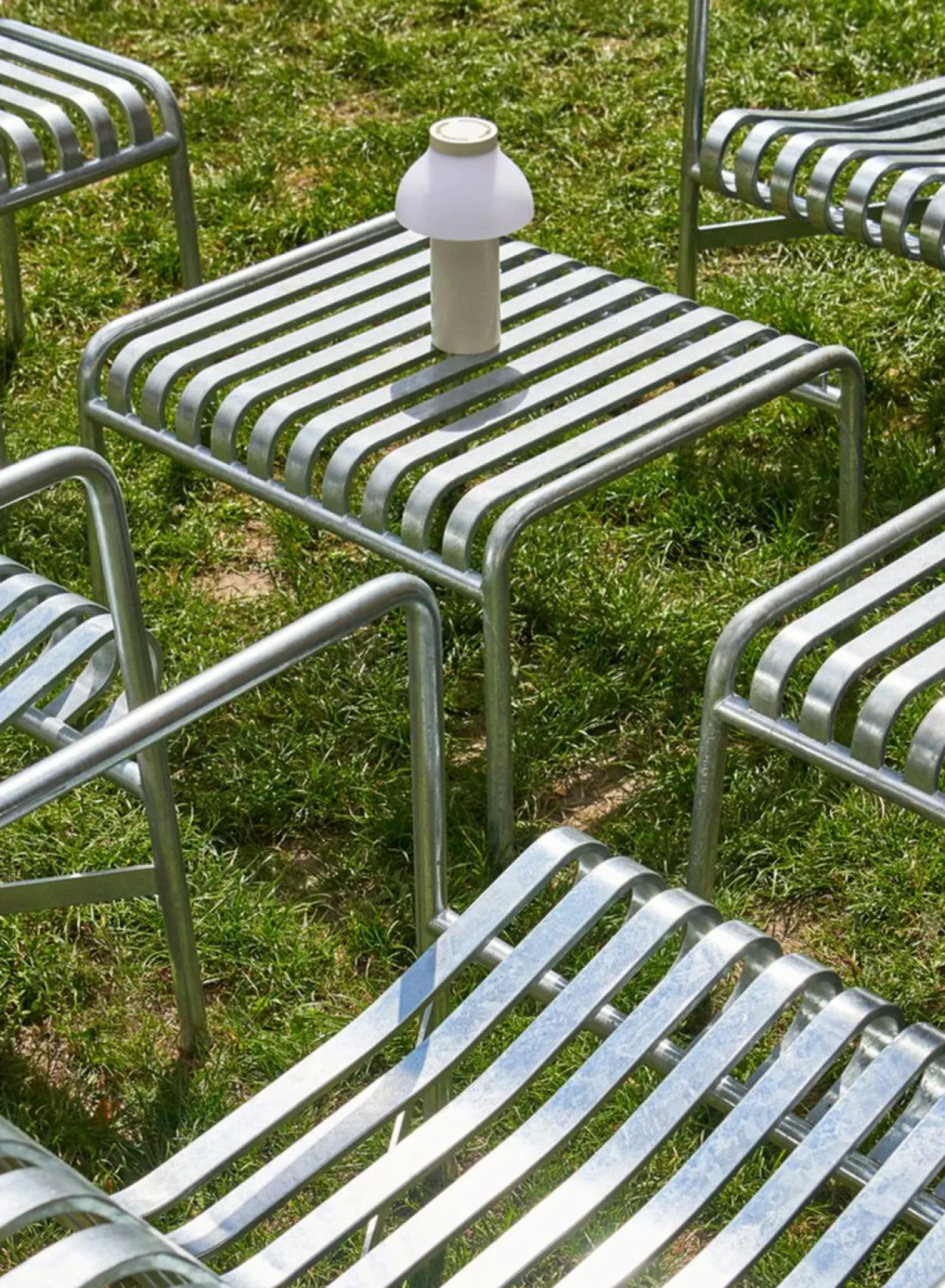 SUSAN BIJL Meubels^Palissade Ottoman, Galvanised Steel - Hay