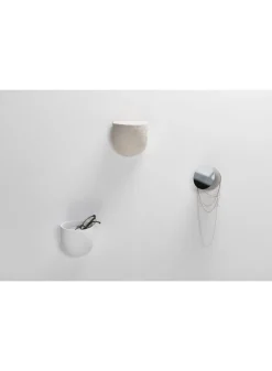 SUSAN BIJL Wand^Porcelain Wall Holder, White - Destroyers Builders