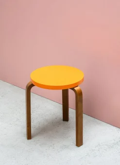 SUSAN BIJL Meubels^Stool 60, Legs Walnut, Seat Orange - Artek