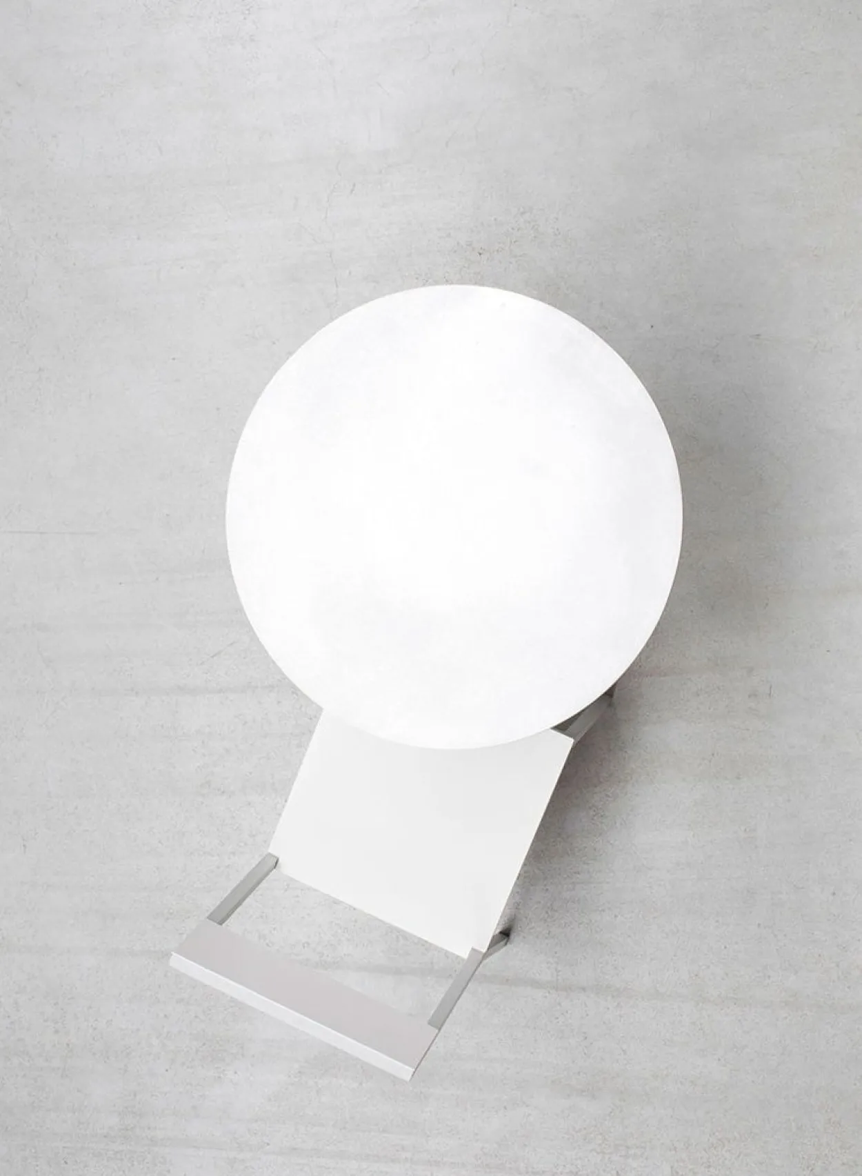 SUSAN BIJL Meubels^Table Round, Aluminium, S - Muller En Van Severen