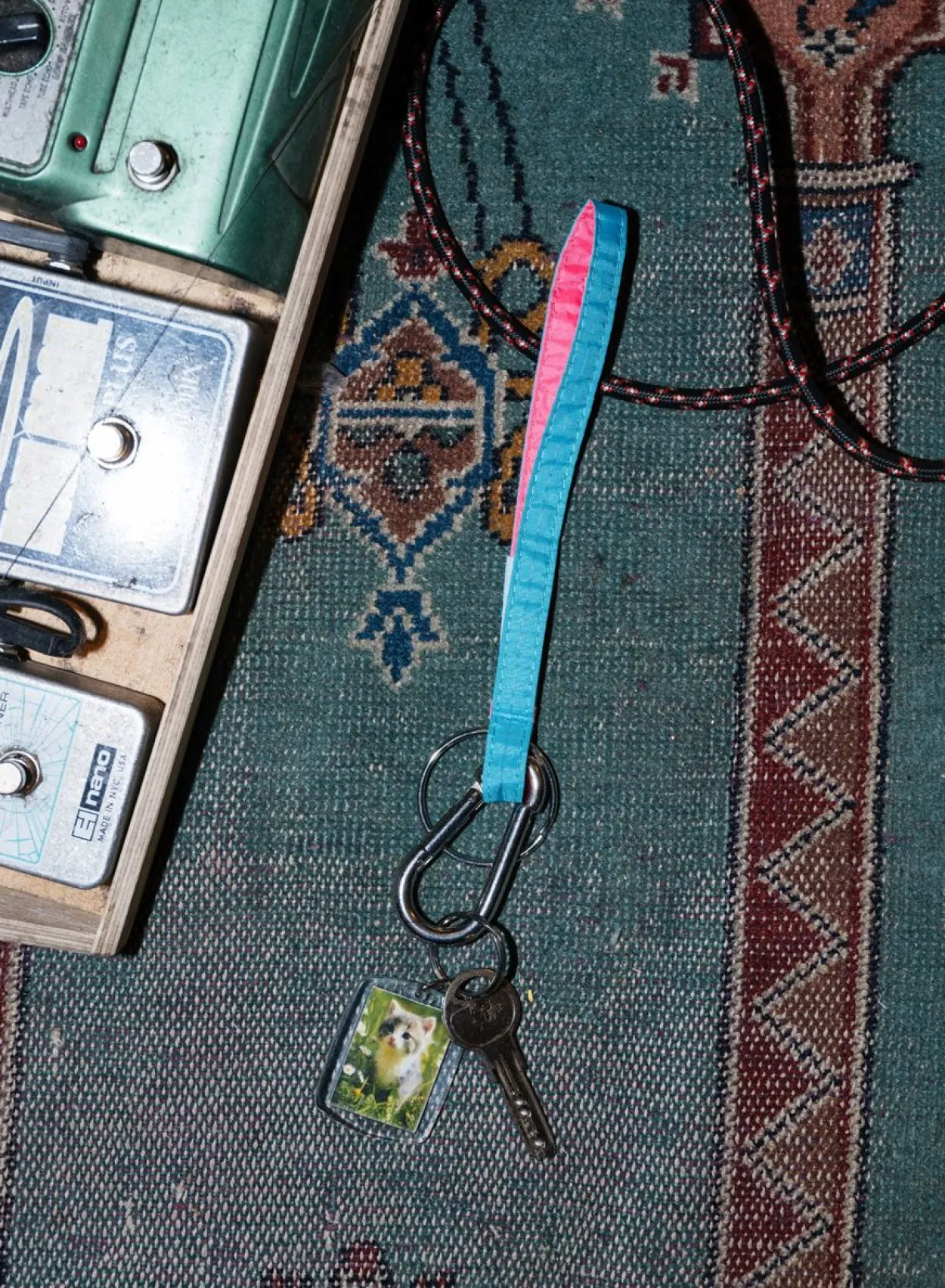 SUSAN BIJL The New Keychain^The New Keychain Drive & Fluo Pink