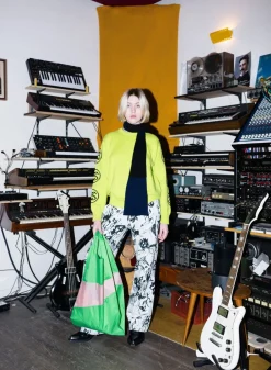 SUSAN BIJL The New Shopping Bag^The New Shopping Bag Greenscreen & Tone Large