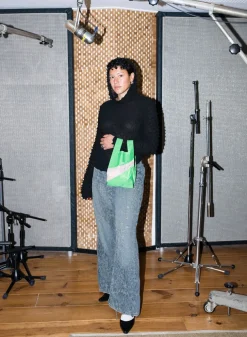 SUSAN BIJL The New Shopping Bag^The New Shopping Bag Greenscreen & Tone Small